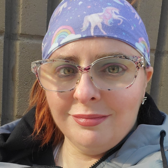 Meet your Posher, Tara Brigid - Picture 2 of 5